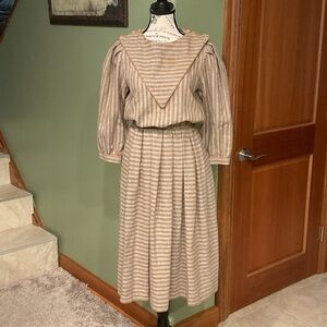 Chic Long Sleeve Striped Dress in Beige and Brown, Size 8